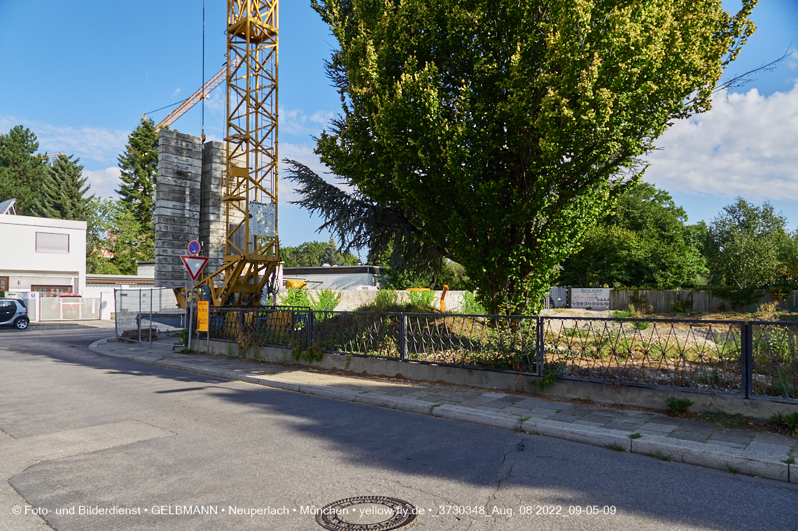 08.08.2022 - Baustelle an der Niederalmstraße 16 und Hugo-Lang-Bogen 13 in Neuperlach-Trudering
